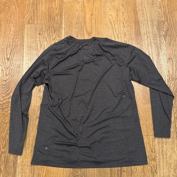 Lululemon Textured Training Shirt XXL - Picture 2 of 3